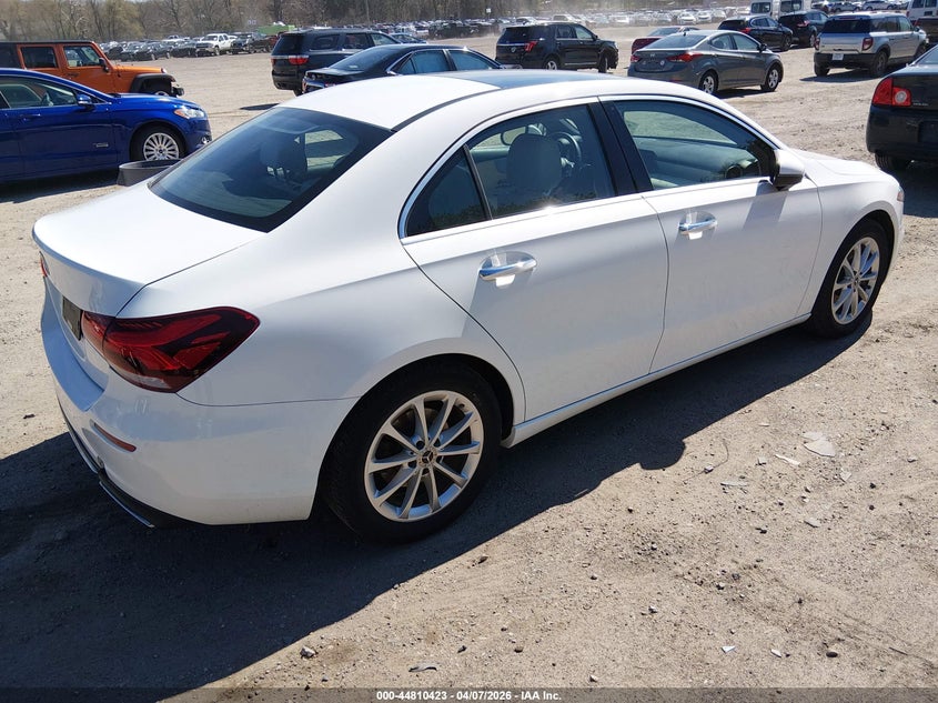 2019 Mercedes-Benz A 220
