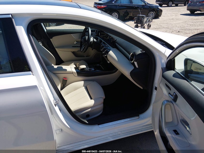 2019 Mercedes-Benz A 220