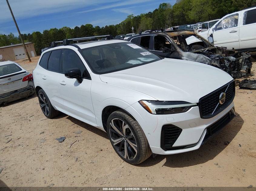 2023 Volvo Xc60 Recharge Plug-In Hybrid T8 Ultimate Dark Theme