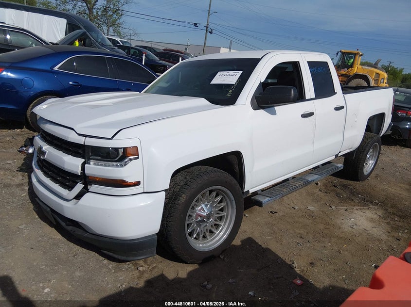 1GCVKPEC2HZ219397 2017 Chevrolet Silverado 1500 Custom photo 1