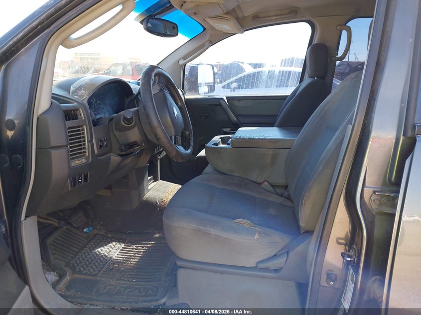 2004 Nissan Titan Se