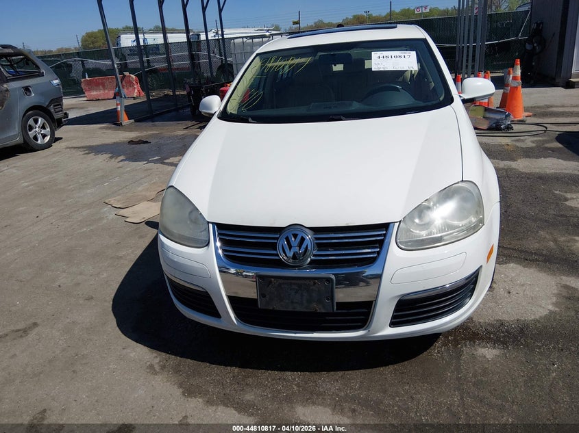 2008 Volkswagen Jetta Se/Sel VIN: 3VWRM71K68M121061 Lot: 44810817