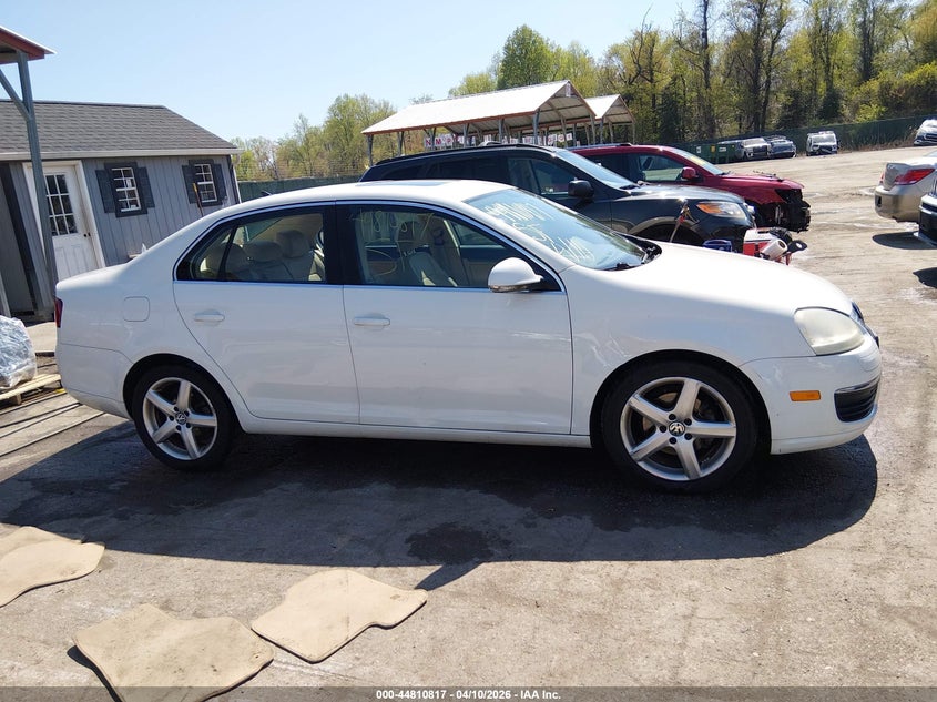 2008 Volkswagen Jetta Se/Sel VIN: 3VWRM71K68M121061 Lot: 44810817