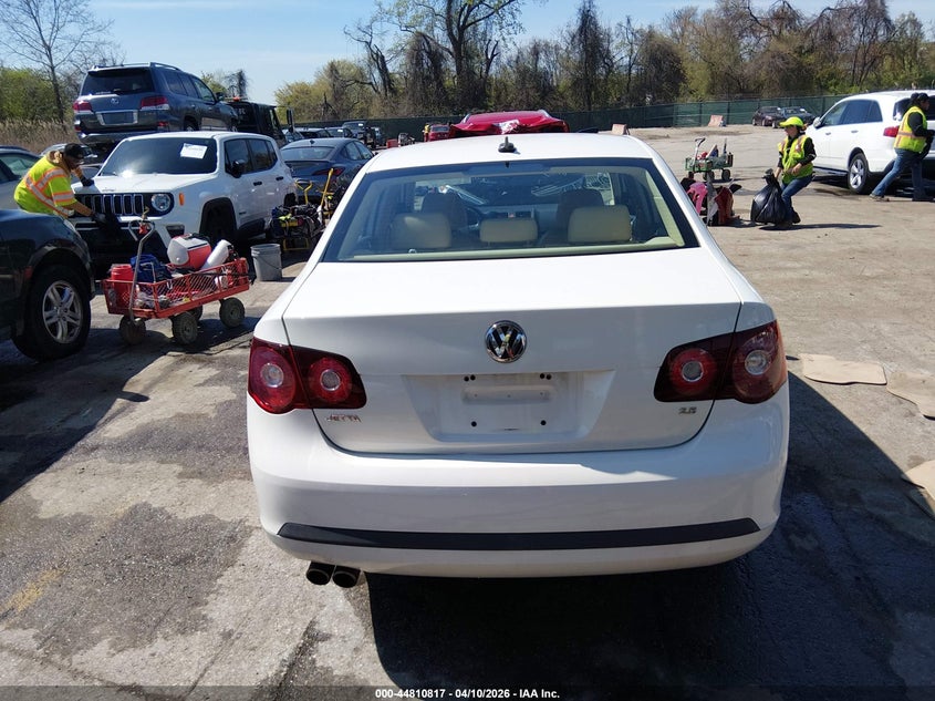 2008 Volkswagen Jetta Se/Sel VIN: 3VWRM71K68M121061 Lot: 44810817