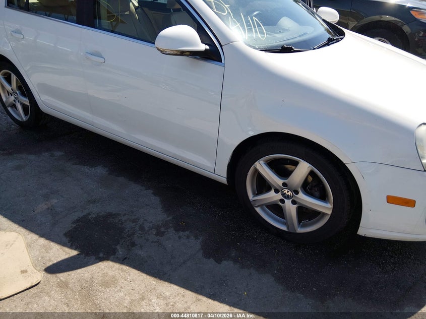 2008 Volkswagen Jetta Se/Sel VIN: 3VWRM71K68M121061 Lot: 44810817