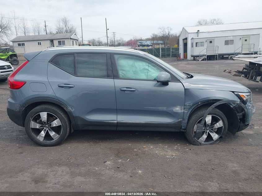 2022 Volvo Xc40 T5 Momentum VIN: YV4162UK9N2646186 Lot: 44810834