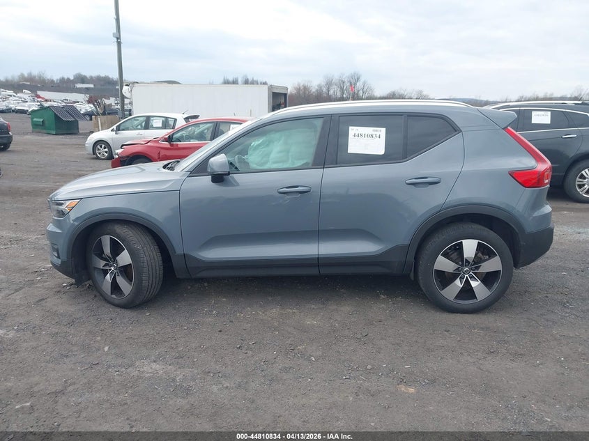 2022 Volvo Xc40 T5 Momentum VIN: YV4162UK9N2646186 Lot: 44810834