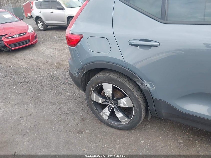 2022 Volvo Xc40 T5 Momentum VIN: YV4162UK9N2646186 Lot: 44810834