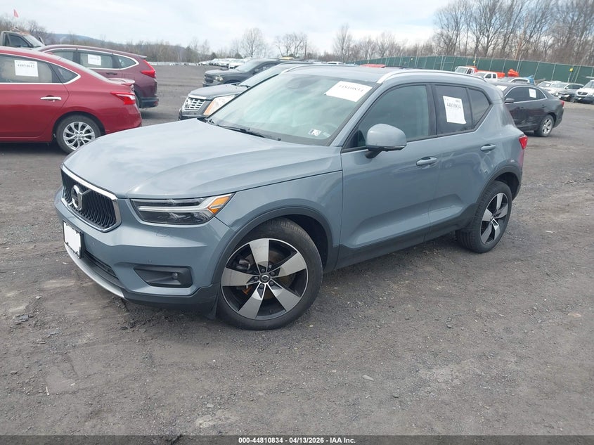 2022 Volvo Xc40 T5 Momentum