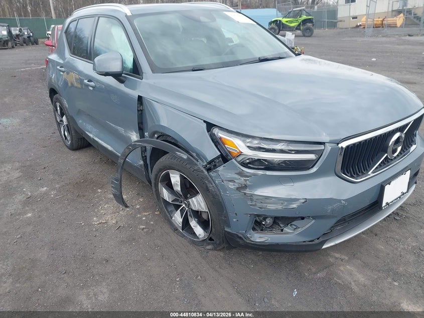 2022 Volvo Xc40 T5 Momentum VIN: YV4162UK9N2646186 Lot: 44810834