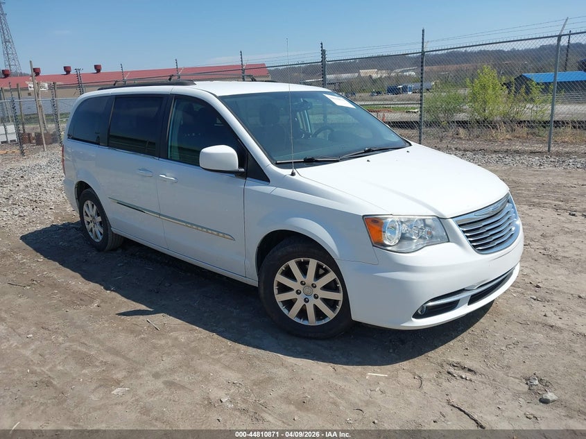 2016 Chrysler Town & Country Touring
