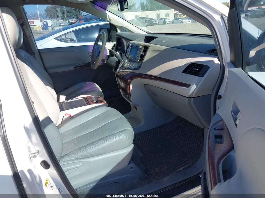 2011 Toyota Sienna Xle V6