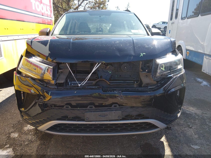 2022 Volkswagen Taos 1.5T S VIN: 3VVAX7B2XNM018695 Lot: 44810988