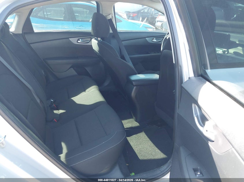 2021 Kia Forte Lxs VIN: 3KPF24AD4ME338821 Lot: 44811027