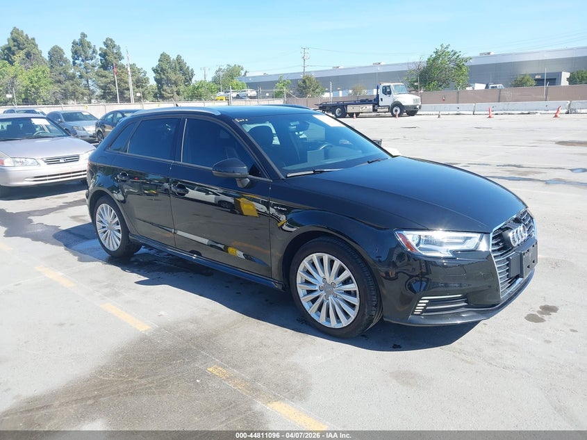 Vin: wauupbffxja084633, lot: 45308364, audi a3 e-tron 1.4t premium/1.4t tech premium 2018 img_1