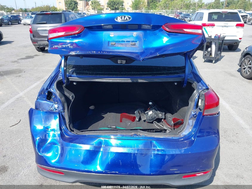 2017 Kia Forte 2.0 Lx blue Lot 111044811175 Vin 3KPFK4A75HE068885