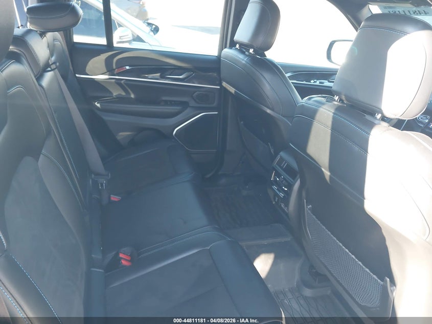 2023 JEEP GRAND CHEROKEE 4XE auction photo 8