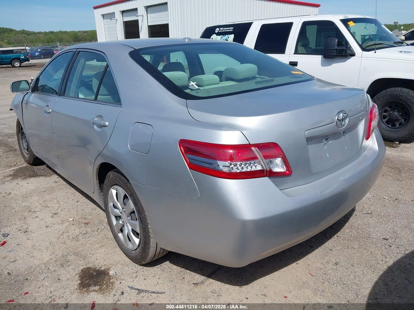 2011 TOYOTA CAMRY auction photo 3