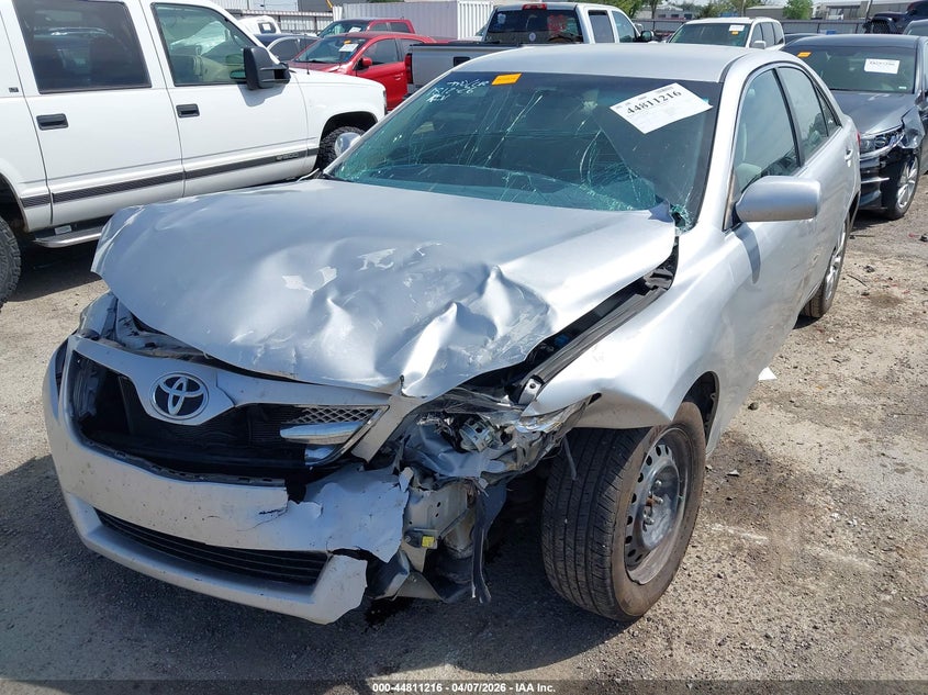 2011 TOYOTA CAMRY auction photo 6