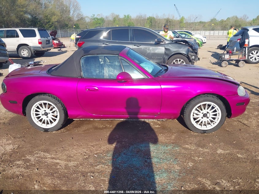 1999 Mazda Mx-5 Miata Leather Pkg/Popular Equipment Pkg/Sports Pkg/Touring Pkg VIN: JM1NB3533X0108319 Lot: 44811256