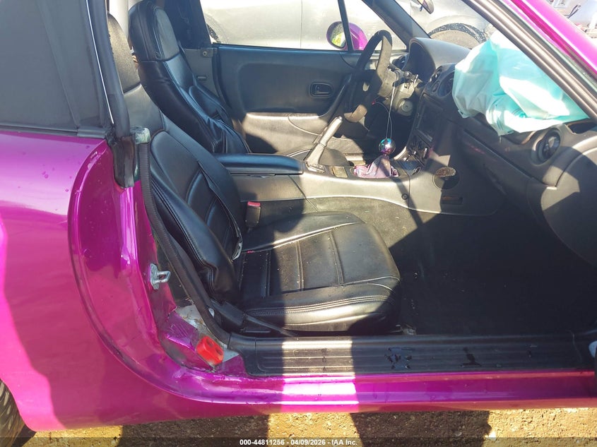 1999 Mazda Mx-5 Miata Leather Pkg/Popular Equipment Pkg/Sports Pkg/Touring Pkg VIN: JM1NB3533X0108319 Lot: 44811256