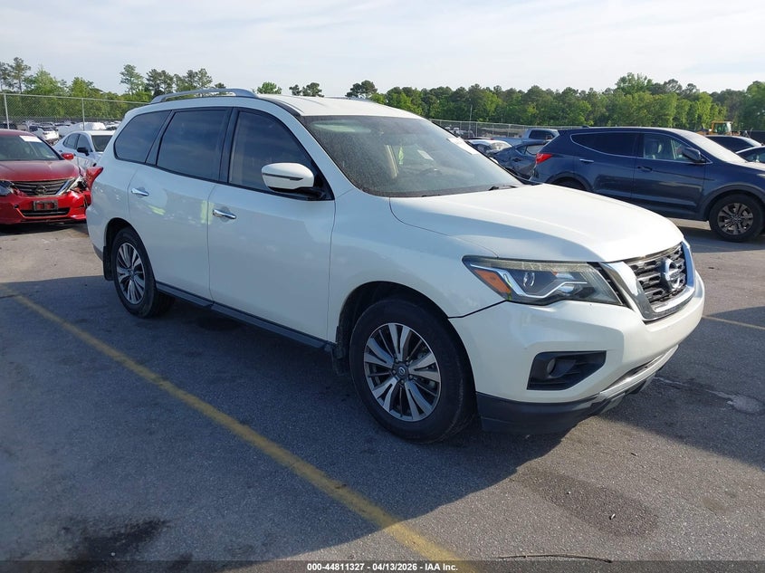 2017 Nissan Pathfinder Sv