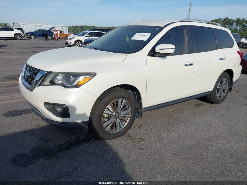 2017 Nissan Pathfinder Sv