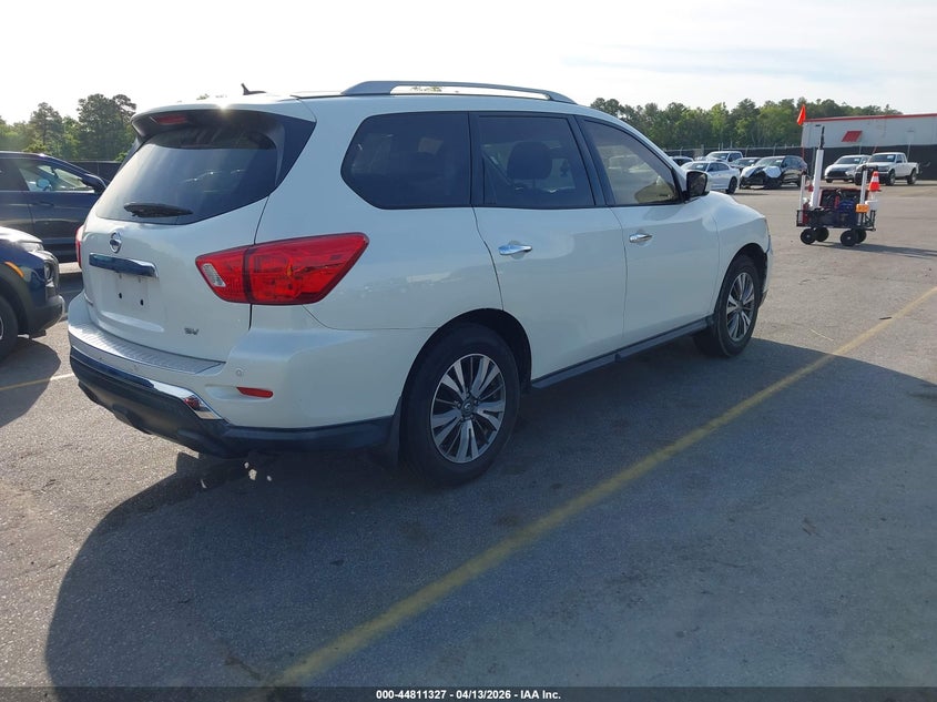 2017 Nissan Pathfinder Sv