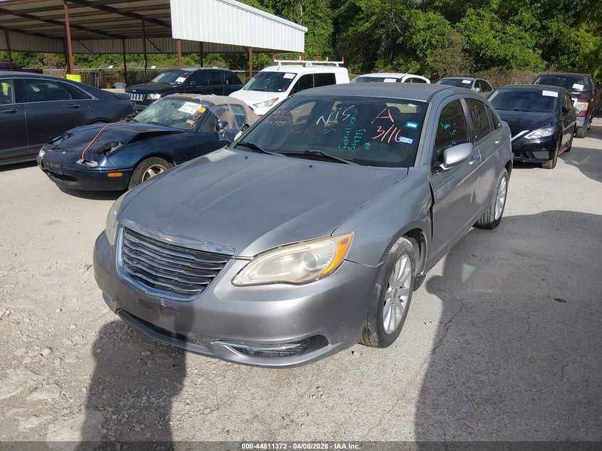 Vin: 1c3ccbbg5dn514773, lot: 45308640, chrysler 200 touring 20132