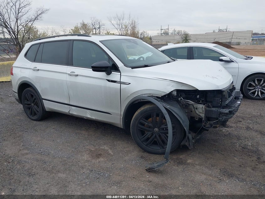 2022 Volkswagen Tiguan 2.0T Se R-Line Black