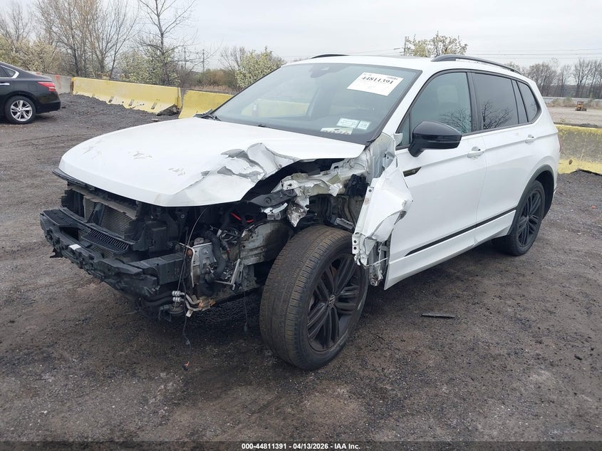 2022 Volkswagen Tiguan 2.0T Se R-Line Black