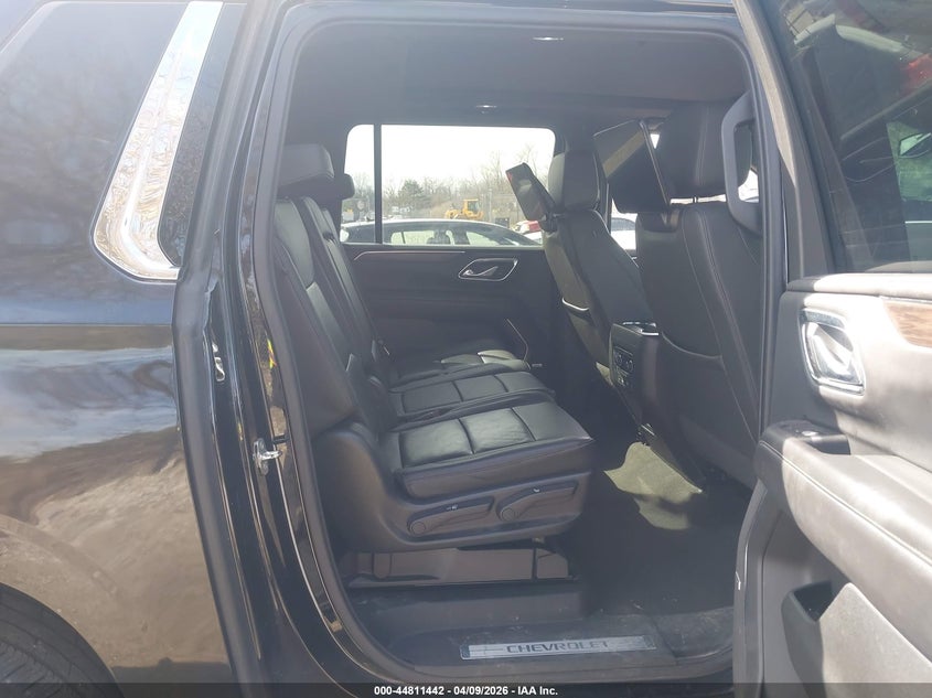 2022 Chevrolet Suburban 4Wd Lt VIN: 1GNSKCKD4NR112556 Lot: 44811442