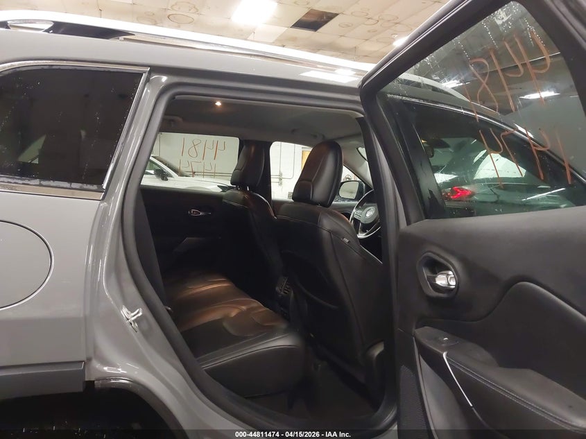 2020 Jeep Cherokee 2.4 Latitude Plus 4X4 grey Lot 111044811474 Vin 1C4PJMLB0LD617511
