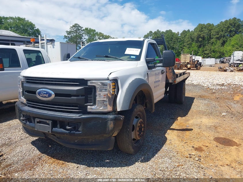 2019 Ford F-550 Chassis Xl 1FDUF5HY4KEE82495 photo 1