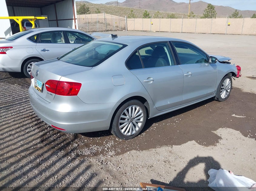2011 VOLKSWAGEN JETTA auction photo 4