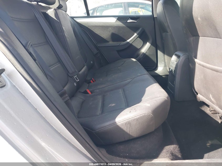 2011 VOLKSWAGEN JETTA auction photo 8