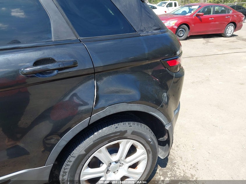 2017 Land Rover Range Rover Evoque Se/Se Premium VIN: SALVP2BG8HH172984 Lot: 44811883