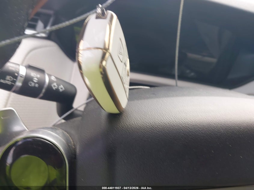 2019 Land Rover Range Rover Velar P250 R-Dynamic Se VIN: SALYL2EX0KA228033 Lot: 44811937