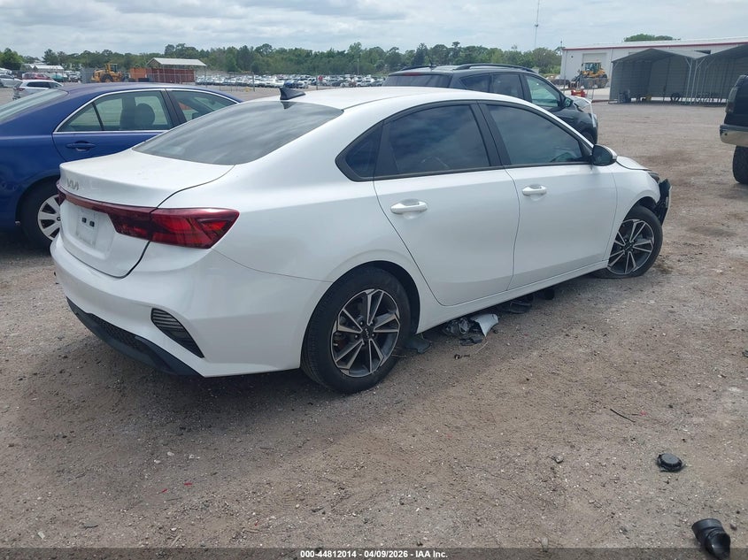 2023 Kia Forte 2.0 Lxs white Lot 111044812014 Vin 3KPF24AD2PE577661