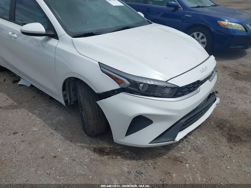 2023 Kia Forte 2.0 Lxs white Lot 111044812014 Vin 3KPF24AD2PE577661