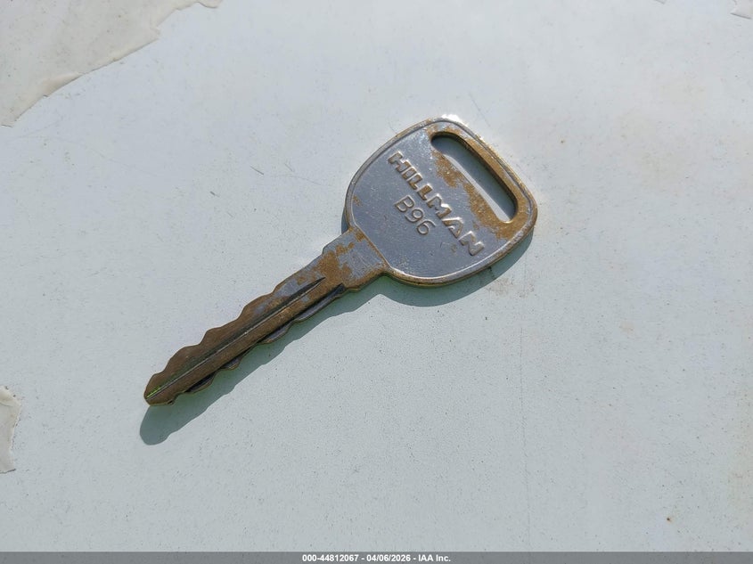 2001 Chevrolet Astro VIN: 1GCDM19W81B156070 Lot: 44812067