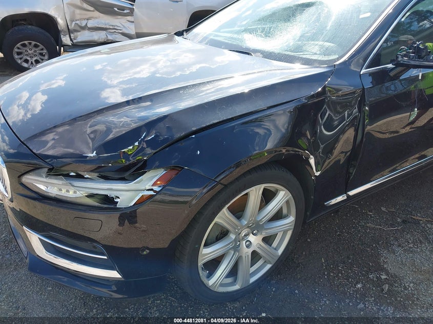 2017 Volvo S90 T6 Inscription VIN: YV1A22ML2H1001410 Lot: 44812081