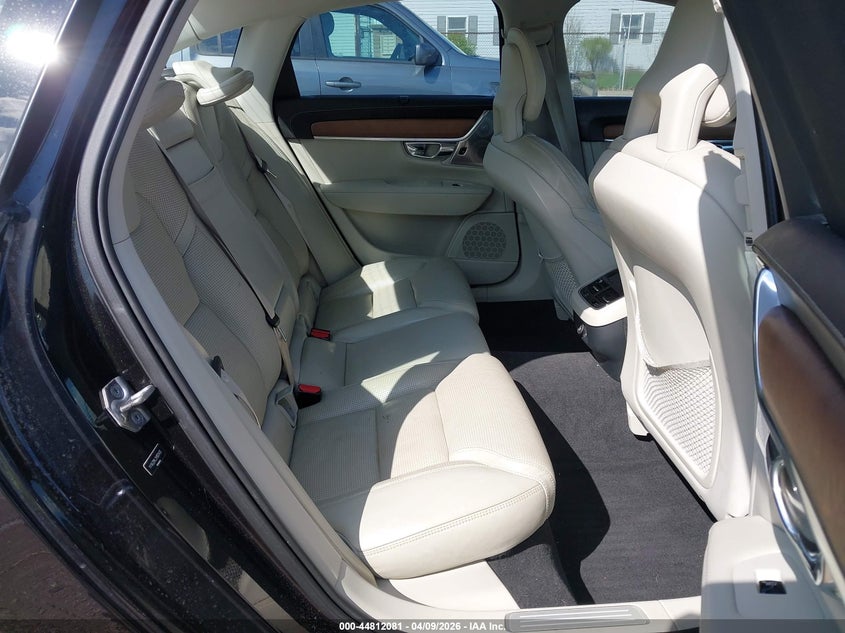 2017 Volvo S90 T6 Inscription VIN: YV1A22ML2H1001410 Lot: 44812081