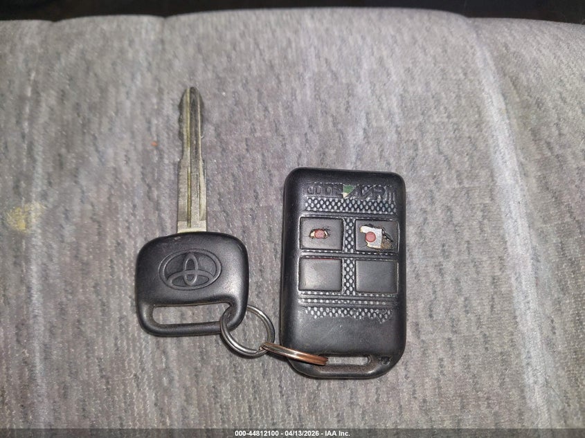 2002 Toyota Sienna Ce VIN: 4T3ZF19C82U419110 Lot: 44812100