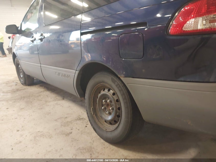 2002 Toyota Sienna Ce VIN: 4T3ZF19C82U419110 Lot: 44812100