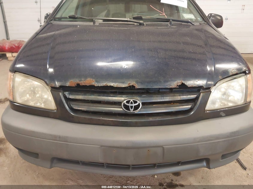 2002 Toyota Sienna Ce VIN: 4T3ZF19C82U419110 Lot: 44812100