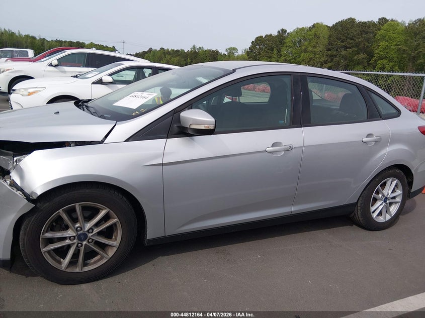 2017 Ford Focus 2.0 Se silver Lot 111044812164 Vin 1FADP3F22HL309136