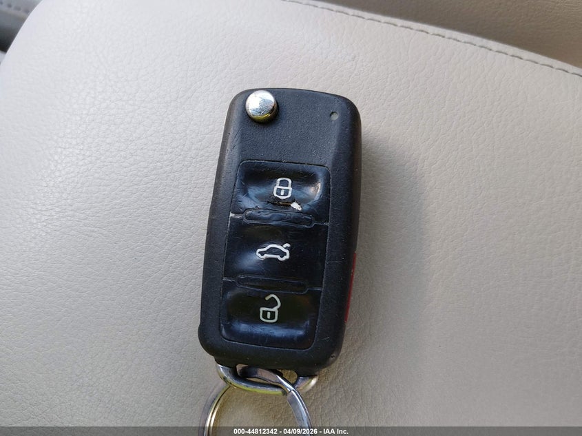 2012 Volkswagen Eos Executive VIN: WVWFW7AH1CV008623 Lot: 44812342