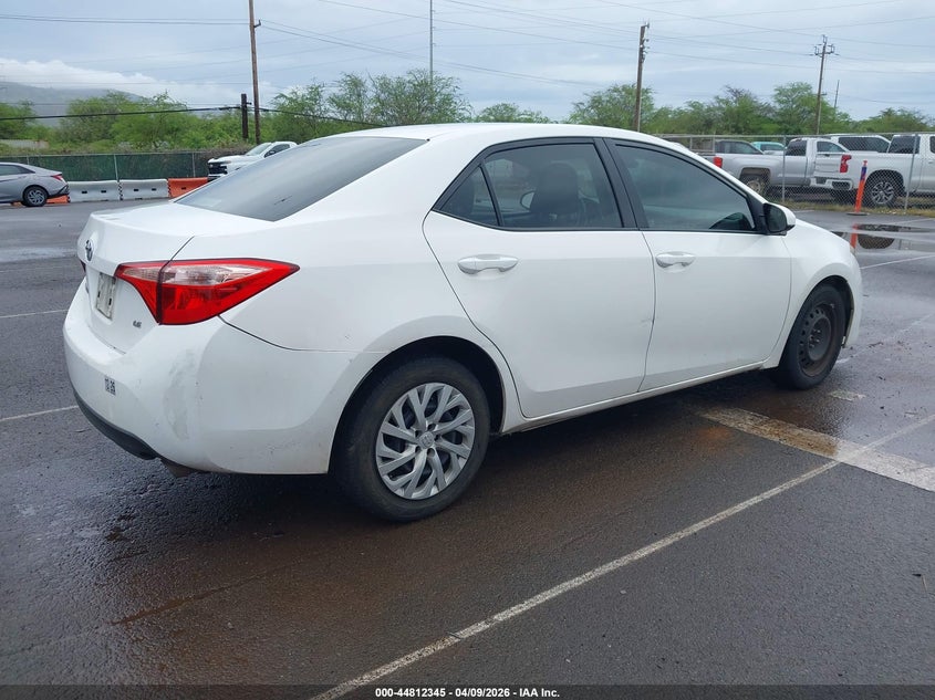 2017 TOYOTA COROLLA auction photo 4
