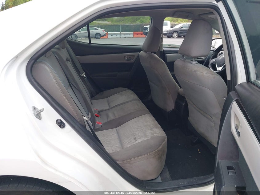 2017 TOYOTA COROLLA auction photo 8